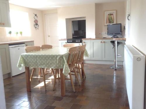 Newport House | Lynn Cottage, Newport