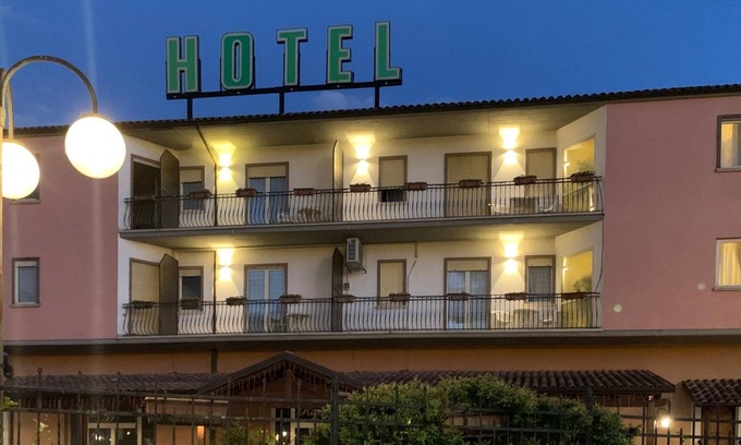Magliano deʼ Marsi House | M'ami Bed and Breakfast