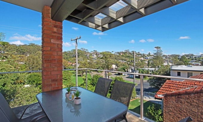 Avoca Beach Apartment | M & M's Hideaway - 100m to Avoca Beach