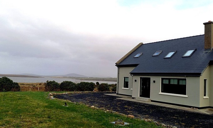 Saula Apartment | M033 Achill Gatehouse By The Greenway-4 Bedroom-Sleeps 8