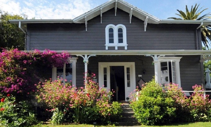Nelson South House | Ma Maison - A delightful heritage home located within Nelson’s dress circle