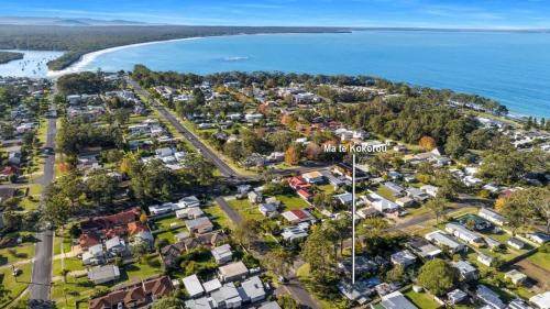 Huskisson House | Ma Te Kokorou - pet-friendly Huskisson pool escape