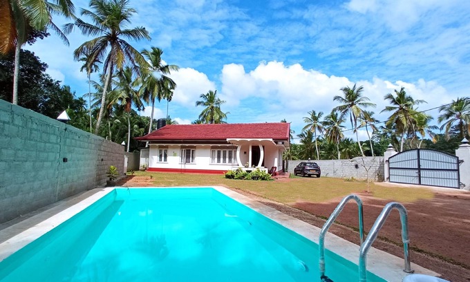Minuwangoda Villa | Mabodale Estate Villa