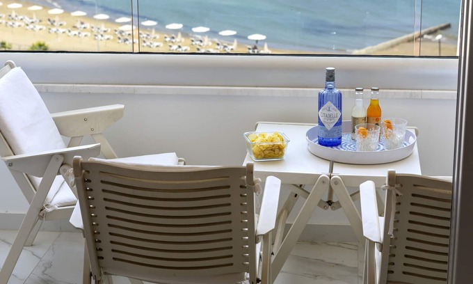 Larnaca Apartment | Mackenzie Leo Seafront Suite
