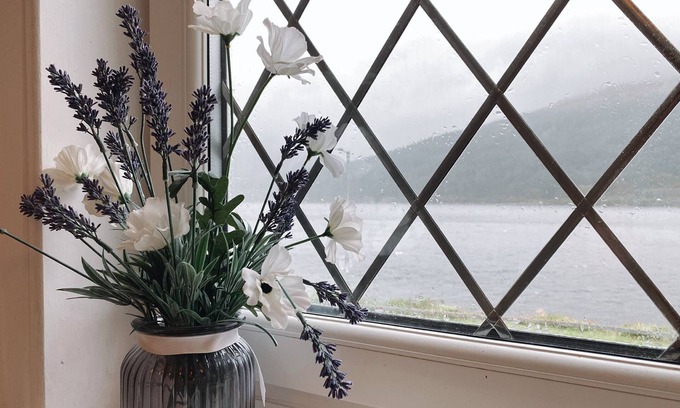 Arrochar Cottage | MacLean Cottage on the banks of Loch Long