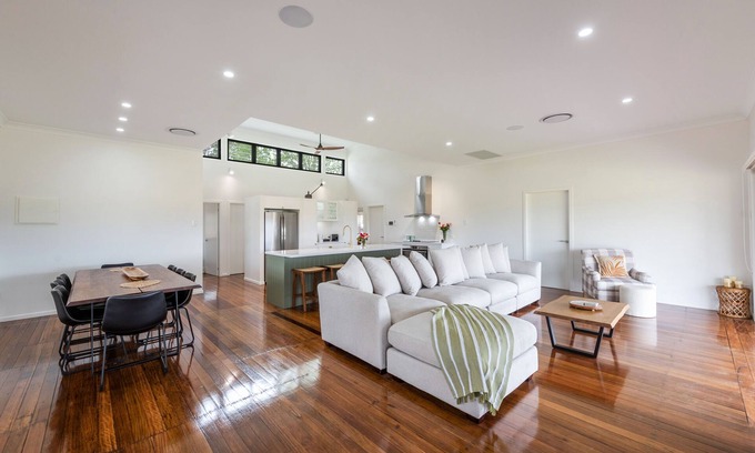 Gulmarrad Apartment | Maclean Farmstay -Farm and Beach - A Truly Unique Experience