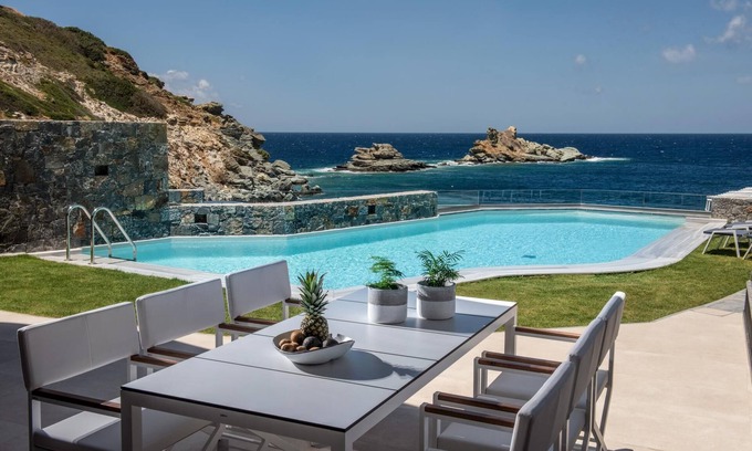 Agia Pelagia Villa | Made By The Sea Villas 8 BDRM