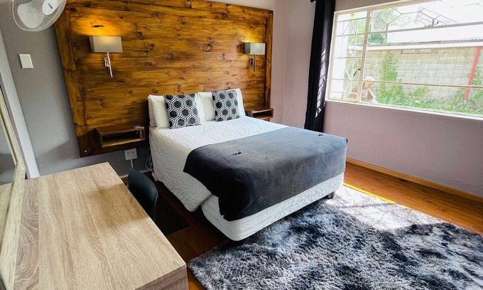 Komani House | Madeira Bed