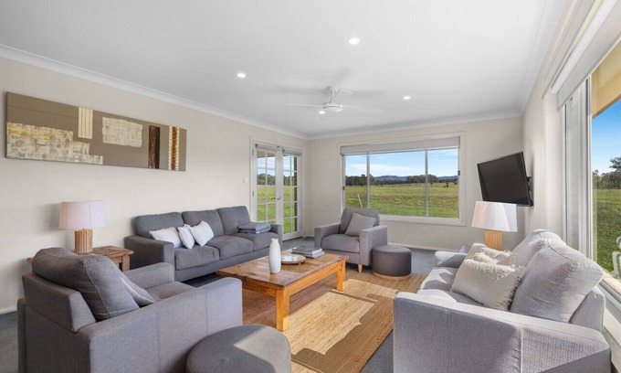 Lovedale Cottage | Madigan Cottages | The Homestead
