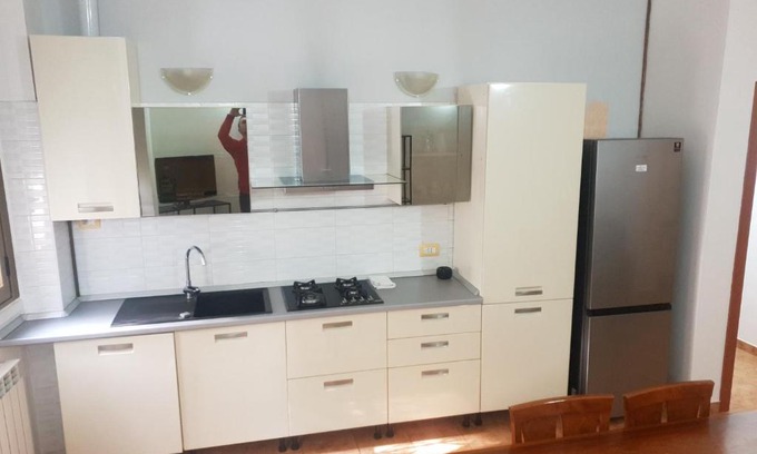 Zona Lancetti Apartment | Maffucci 24 BILOCALE MOLTO SPAZIOSO E MODERNO