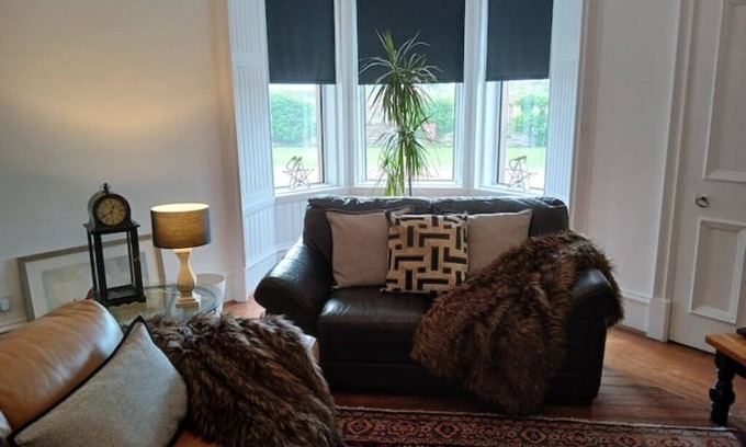 Prestwick Bed & Breakfast | Magdalena B&B Suite in traditional Victorian House