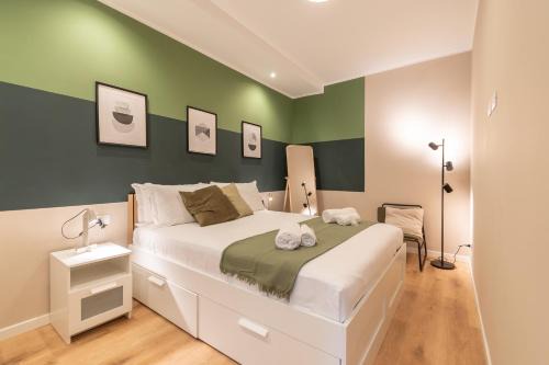 Brescia Antica Apartment | Magenta Retreat Piazza Arnaldo & Private Terrace