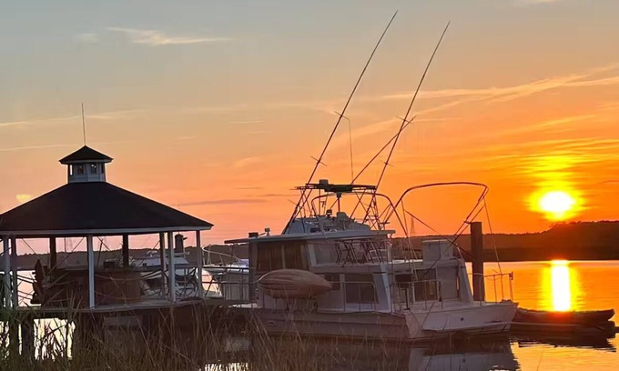 Georgetown House | Maggie Jo’s paradise on the river !