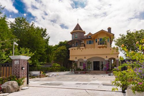 Sanxing House | Magi Castle Family B&B