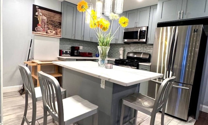 Washington Square West Apartment | Magic Gardens 2BD Apt in Center City