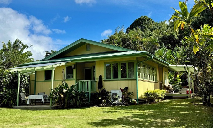 Wainiha House | Magical Kauai Cottage on North Shore TV5131 NCU