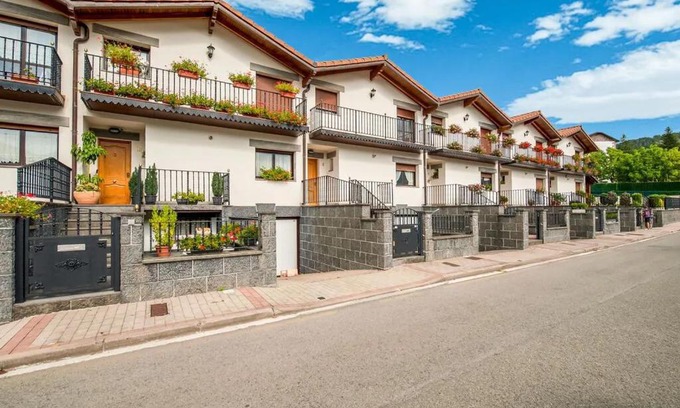 Leitza Villa | Magnífica casa con jardin, BBQ e hidromasaje