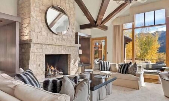 Red Mountain House | Magnificent 6 bedroom house