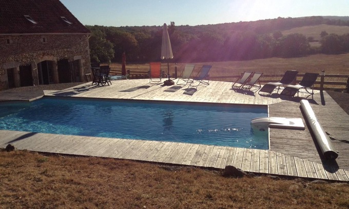 Brengues House | Magnificent barn, 8 people 4 bedrooms, private heated pool, countryside