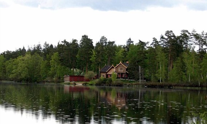 Kyrkhult House | Magnificent Cultural House by the lake. In the heart of a magnificent nature reserve