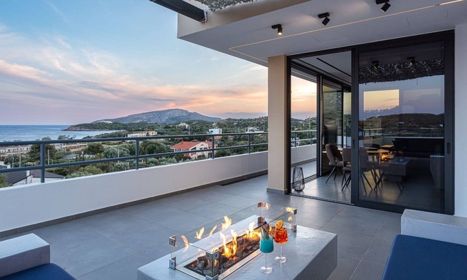 Plaka Villa | Magnificent Legrena Suite | Luxury Suite with Sea View | Modern Décor and 360°.