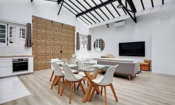 15th Arrondissement Apartment | Magnificent loft Porte Versailles & Champs de Mars