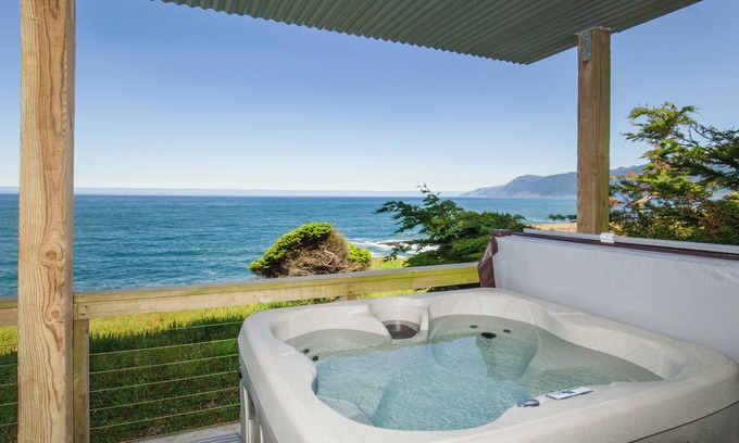 Shelter Cove Condo | Magnificent Oceanview! by OceanviewHotTubs Tesla Charging Shelter Cove, CAn