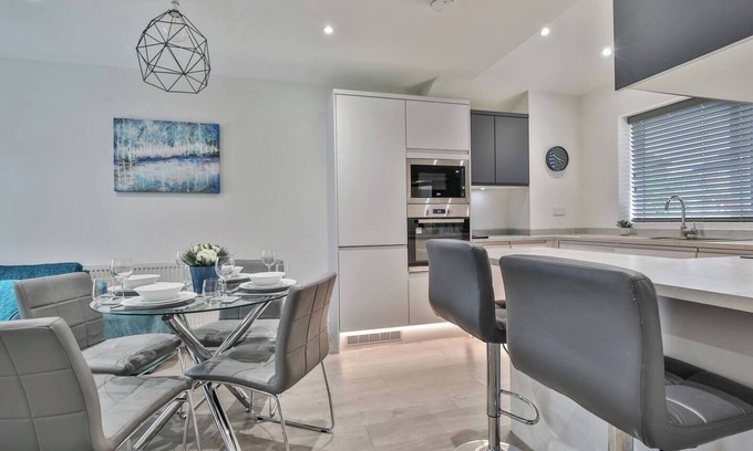 Sheffield House | Magnificent, renovated whole house with garden