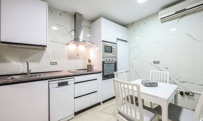 Almagro Apartment | Magnificent three-bedroom apartment in Chamberí