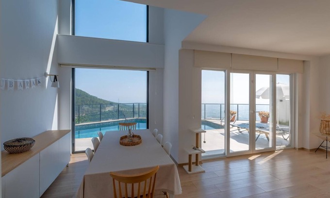 Alanya Villa | Magnificent Villa in marvelous Alanya, with gorgeous pool and exceptional view