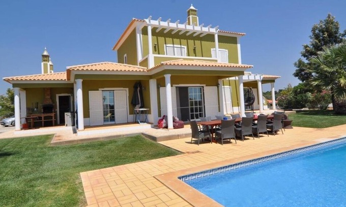 Silves Villa | Magnificent Villa Near ALBUFEIRA
