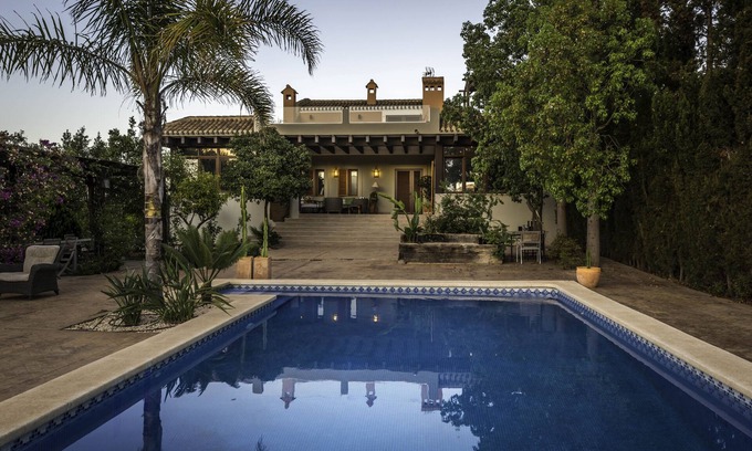 El Beal House | Magnificent Villa with garden and pool, overlooking the golf course