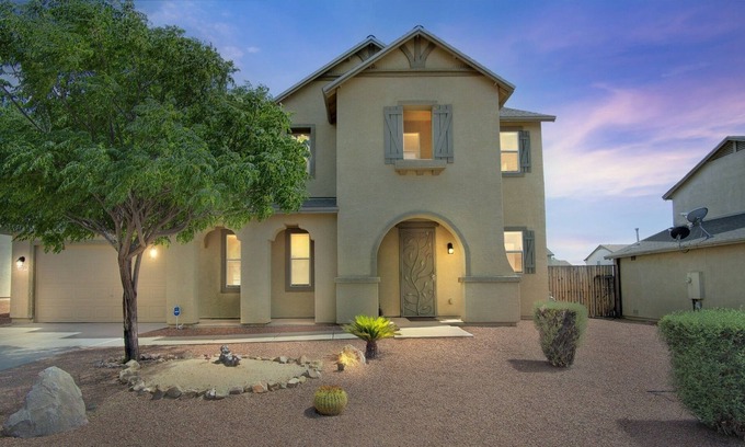 Drexel Heights House | Magnificent Whole House At Tucson Mtn Village Sleeps 8 4 Bedroom Home by Redawning