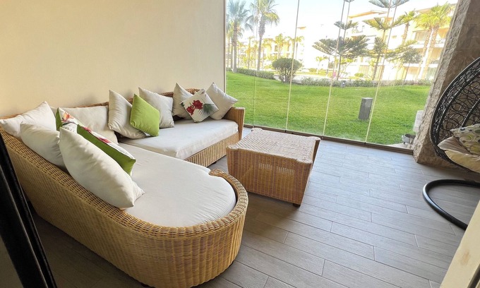 Plage des Nations Apartment | Magnifique appartement Rez de jardin plage des nations