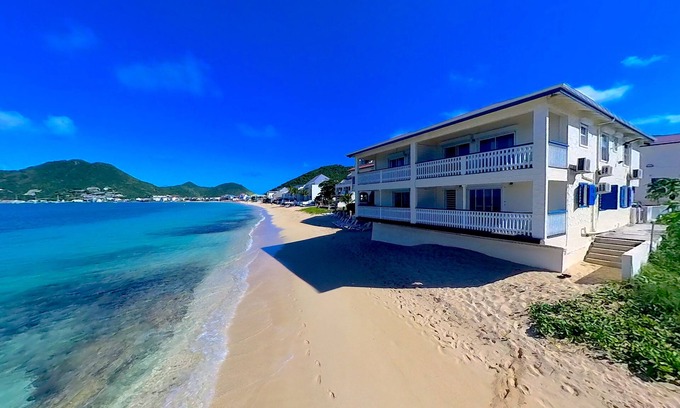 Grand Case Apartment | Magnifique Appartement Les Pieds Dans L'eau à Grand Case