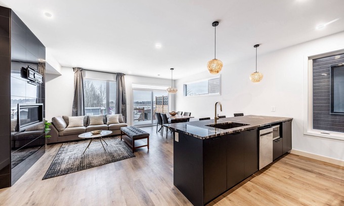 Venise-en-Quebec House | Magnifique Maison à 3mn de Marche du LAC Champlain 4 ch Idéal Pour les Familles
