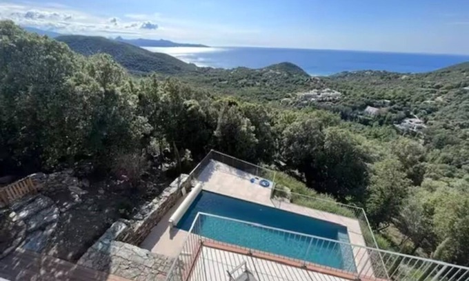 Braccolaccia Villa | Magnifique Villa Moderne vue mer Avec Piscine 14 Personnes