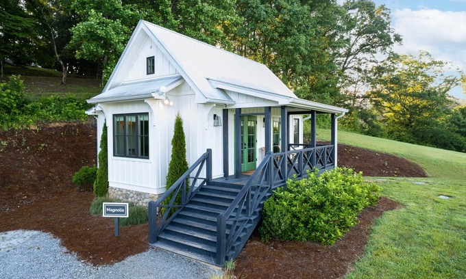 Dillard Cottage | Magnolia Cottage at Julep Farms