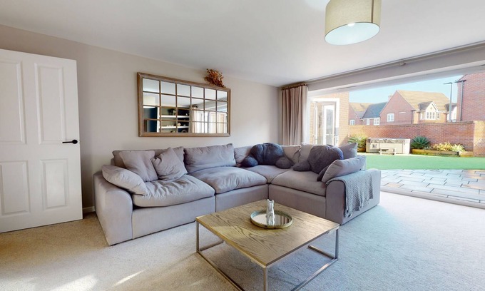 Royal Leamington Spa House | Magnolia House | Leamington Spa Holiday Let | 4 Beds & Sleeps 7