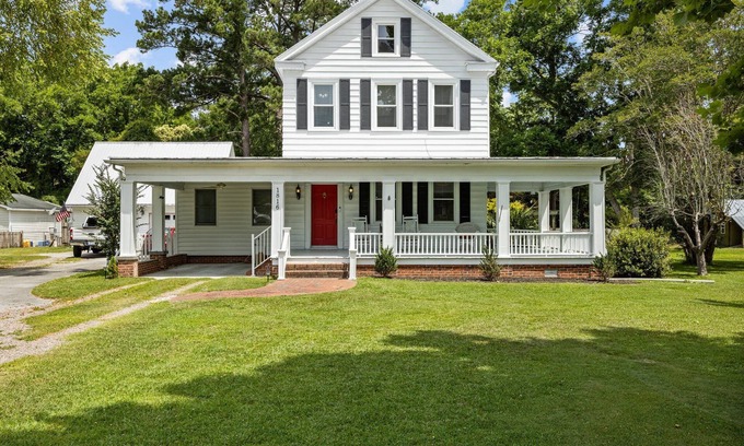 New Bern House | Magnolia Manor