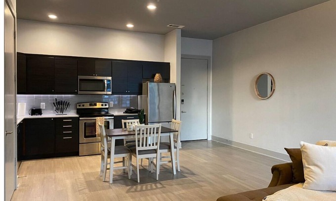 Fort Worth House | Magnolia Walks ~ City Chic Comfort ~ Med District!