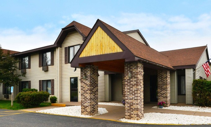 Ishpeming Hotel | Magnuson Hotel Country Inn