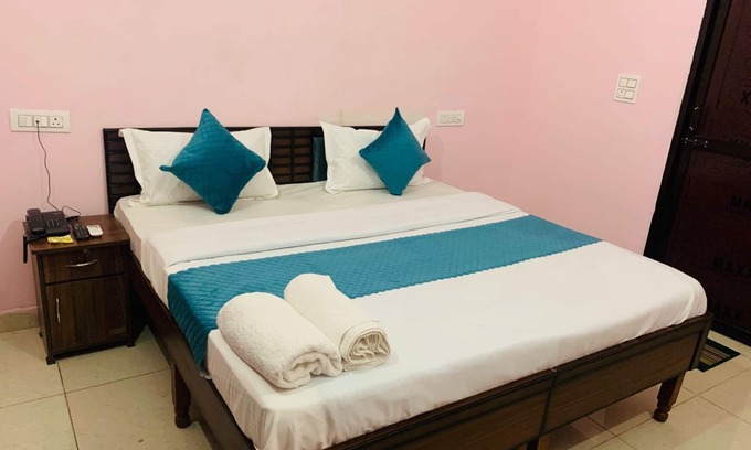 Chandigarh Hotel | Mahadev Homestay