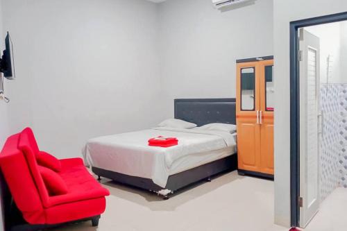 Karawang Hotel | Mahkota Residence Mitra RedDoorz