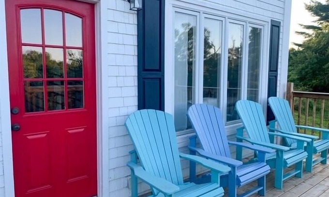 Mahone Bay House | Mahone Bay Nature Escape/Private/Full kitchen/400 meters to the water