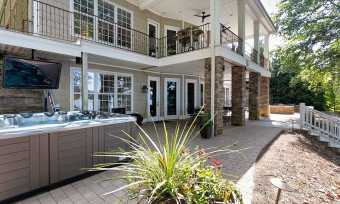 Macon House | Main Lake, luxury tritoon boat, spa, fire pit, water toys and more more more!