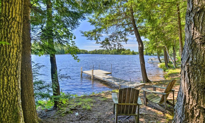 Lake Arrowhead Cottage | Maine Fall Foliage: Lakefront Home in Limerick!