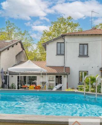 Parilly House | Maison à Lyon Parilly avec Piscine, Jardin, Parking Privé & Proche Eurexpo