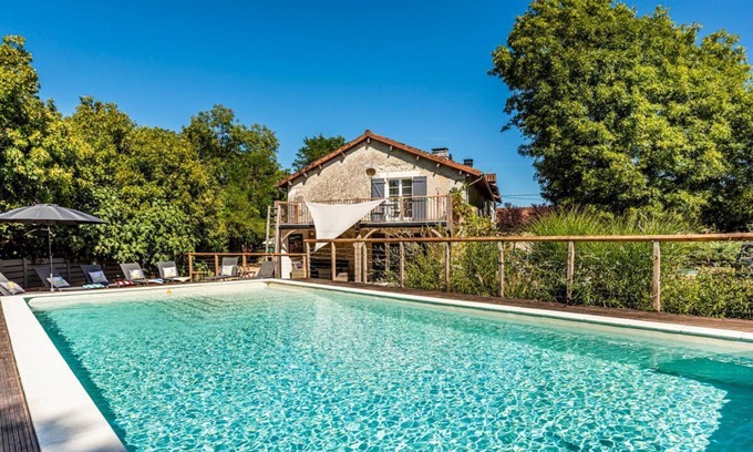 Bourdeilles Villa | Maison Aimee - Four Bedroom Villa, Sleeps 8