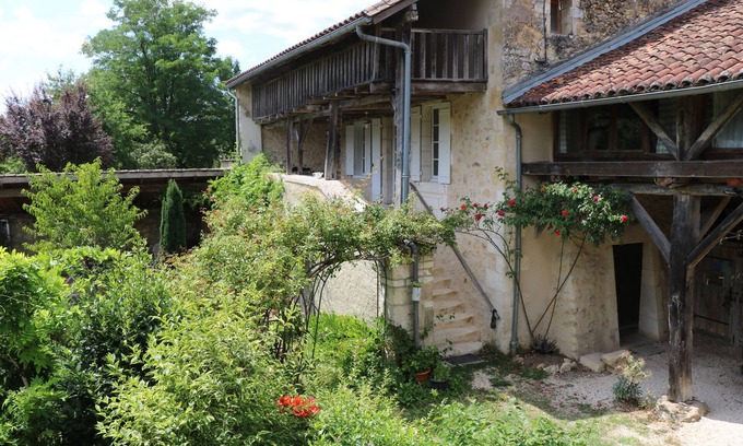 Milhac-de-Nontron House | Maison Ancienne en Périgord 10 Personnes